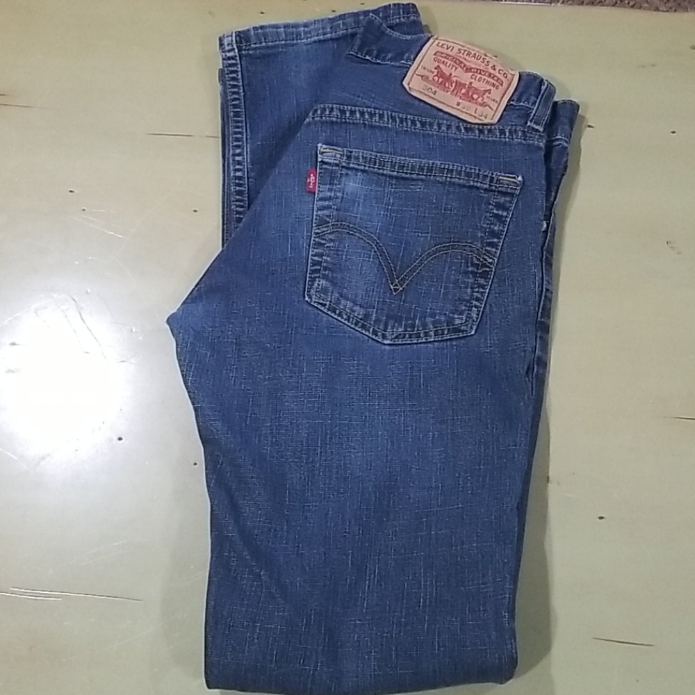 Men's Levi straight leg jeans